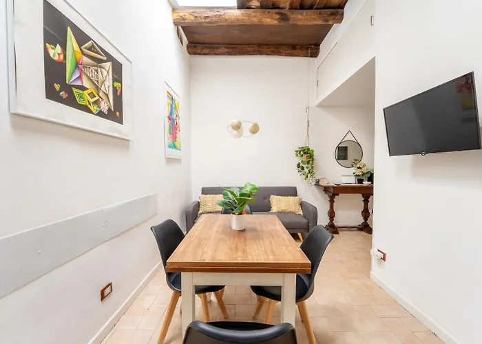 Nora's Home, Charmy In The Heart Of Trastevere